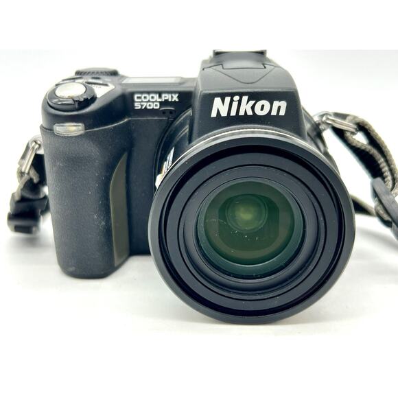Nikon Coolpix 5700 5MP Digital Camera W/ Accessories Manual SD Card Working - Picture 9 of 16